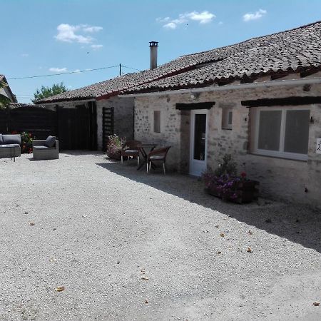 Les Rosiers Villa Chaunay Exteriör bild